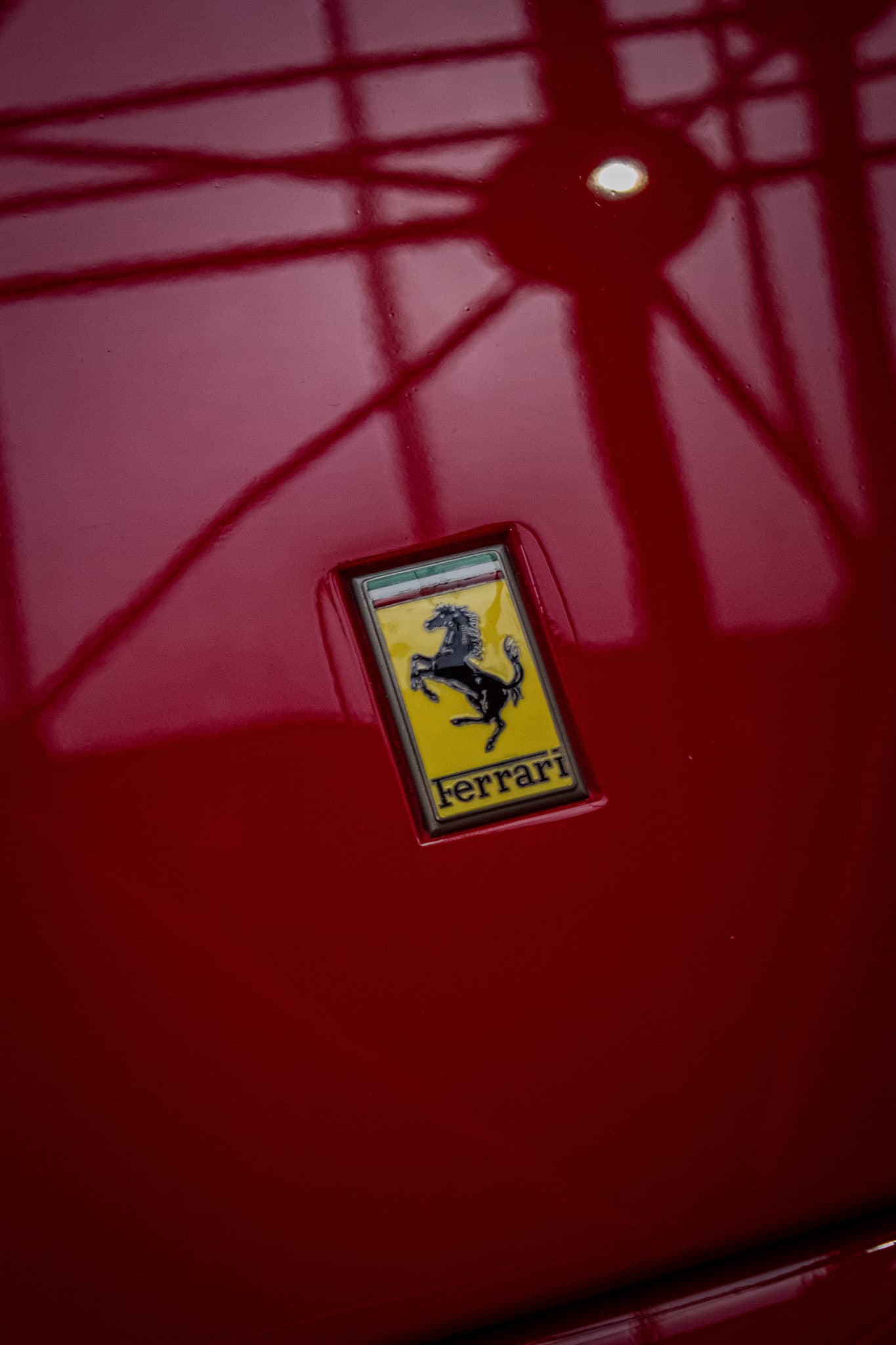Quando o design fala mais alto que o ruído — Ferrari & Maserati em frame.