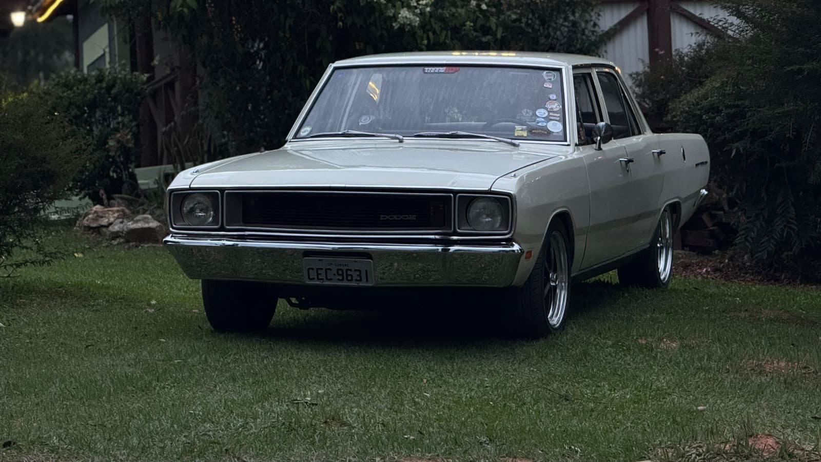dodge dart 1975